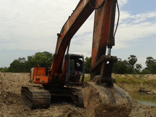 ขายรถแม็กโค HITACHI / EX 200-3 ( เอกสารใบแจ้งจำหน่ายครับ )