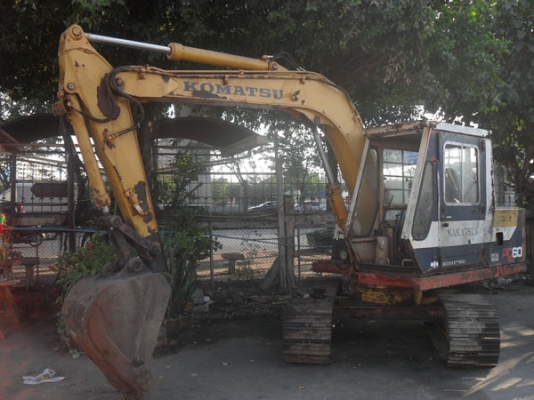 ขาย รถแม็คโคร KOMATSU PC60 = 2   ( ราคาถูก )