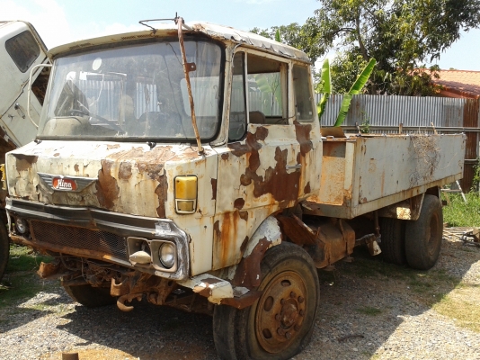 ขายรถ 6 ล้อ HINO KR 700 / เครื่อง WO6D ( มี 2 คัน ราคา 230000 บาท ดั้ม 1 คัน ไม่ดั้ม 1 คัน )