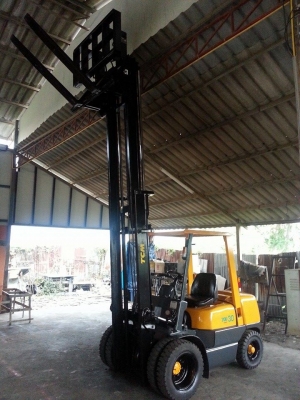 ขายฟอล์คลิฟต์ 3.0 ตัน  TCM FD30Z5  เสา 4 เมตร ฮิ้งฟอล์ค