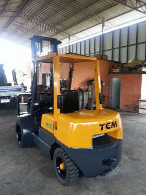 ขายฟอล์คลิฟต์ 3.0 ตัน  TCM FD30Z5  เสา 4 เมตร ฮิ้งฟอล์ค