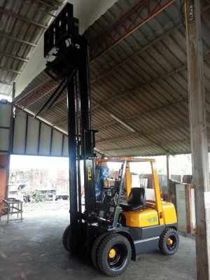 ขายฟอล์คลิฟต์ 3.0 ตัน  TCM FD30Z5  เสา 4 เมตร ฮิ้งฟอล์ค