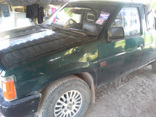 ขายกระบะนิสสัน ฝาแดง ตอนครึ่งเคฟเล็ก 129000 รถอยู่หัวหิน