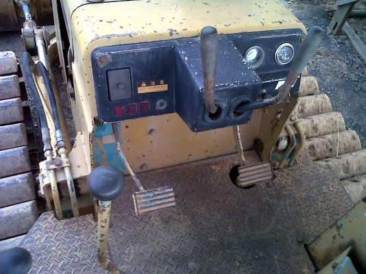 ขายแทรกเตอร์ D2รุ่น6 ใบมีด 6ทิสทาง สภาพพรอมใช้ ติดต่อได้ ที่คุณ อ๊อฟ พิจิตร 086-737-9991