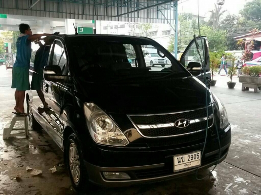 ขายดาวน์รถตู้ฮุนได  15,000 บาท   รถสภาพสวย