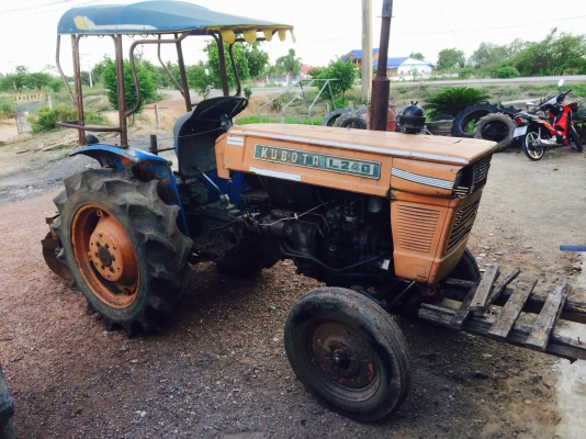 ขายรถไถคูโบต้าL240พร้อมผาน5*20"