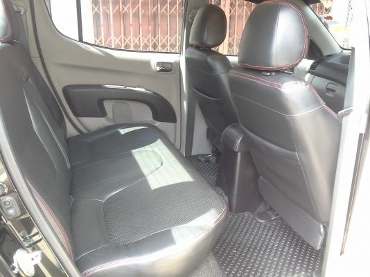 รถไทตั้น4ประตูตัวสูงเกียร์ออโต้ใช้น้อยมากวิ่ง50000หน้าหลังเดิม รถไทตั้น4ประตูตัวสูงเกียร์ออโต้ใช้น้อยมากวิ่ง50000หน้าหลังเดิม