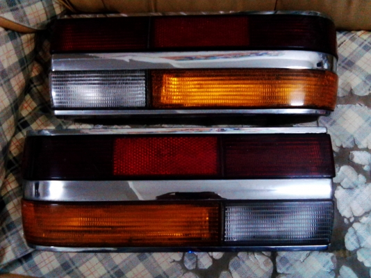 ขายไฟท้ายBMW E28 520i 1คู่ราคา1,200