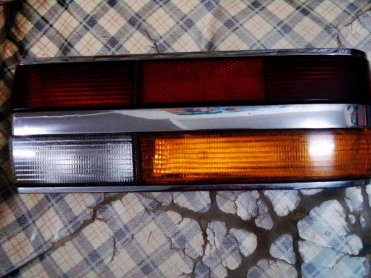 ขายไฟท้ายBMW E28 520i 1คู่ราคา1,200 ขายไฟท้ายBMW E28 520i 1คู่ราคา1,200