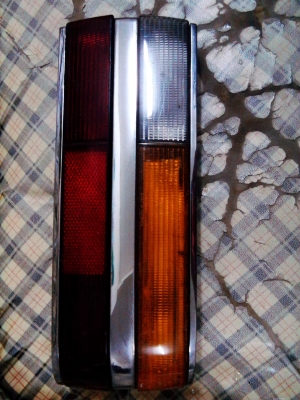 ขายไฟท้ายBMW E28 520i 1คู่ราคา1,200 ขายไฟท้ายBMW E28 520i 1คู่ราคา1,200