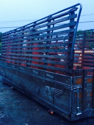 ขาย กระบะไม้ รถบรรทุกสิบล้อครับ