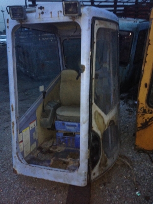 ขาย หัวเก๋ง KOMATSU PC228UUครับ