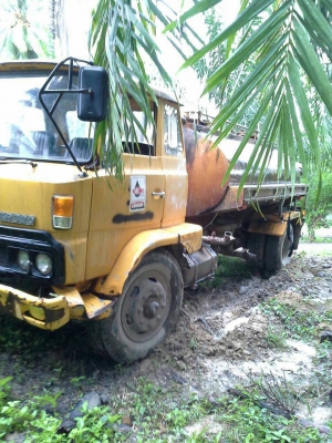 รถน้ำ HINO KR320 ถังประมาณ6000ลืตร  รถพร้อมใช้รถเดิมๆ เครื่องดี คัสซีสวยดีไม่มีปัญหา..มีเล่มทะเบียน..