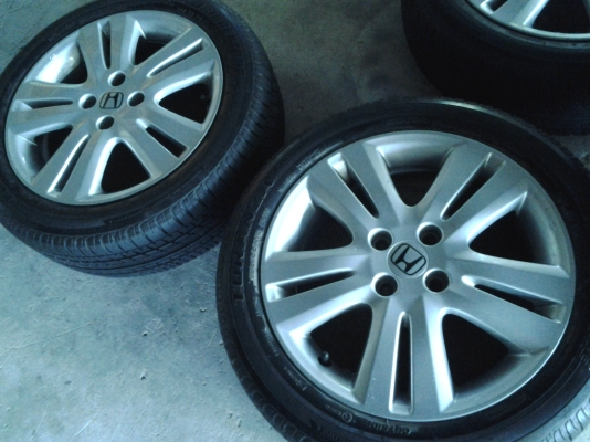 แม็กhondaขอบ 16" 4รู100 พร้อมยาง แม็กhondaขอบ 16" 4รู100 พร้อมยาง