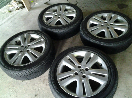 แม็กhondaขอบ 16" 4รู100 พร้อมยาง แม็กhondaขอบ 16" 4รู100 พร้อมยาง