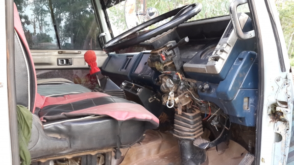 ขายด่วนเทรนเลอร์หางปลา10ล้อเพลาเดียวเครื่องPD6 190แรงเข็นแบคโฮ200สบายโทร0843923995