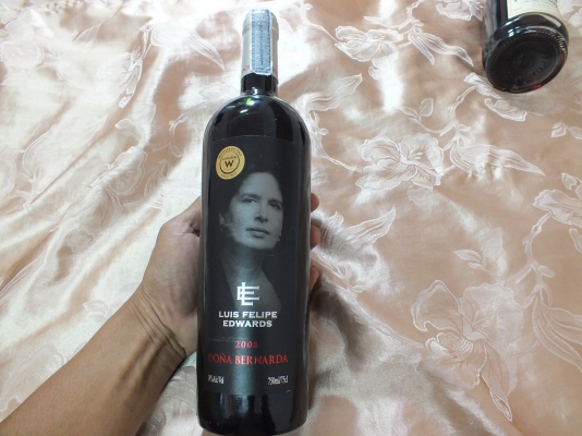 Red wine  LUIS  FELIPE EDWARDS  2008
