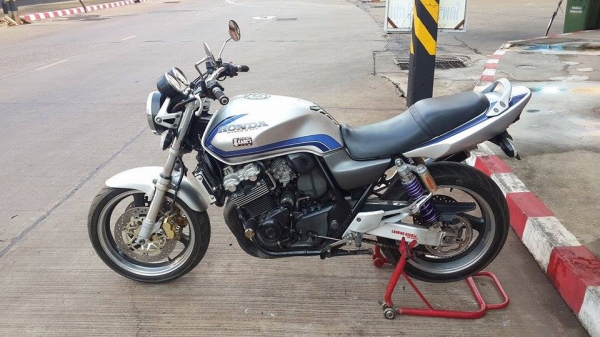 มาใหม่คับ HONDA CB400 TECH1 อินวอยส์ สรรพสามิตร สวยๆ คับ ราคา95000บาท ราคาต่อลองได้คับ ส่งได้ทั่วไทยคับ สนใจติดต่อ 081-0578282 คับ ..POP BIGBIKE SAKONNAKHON....