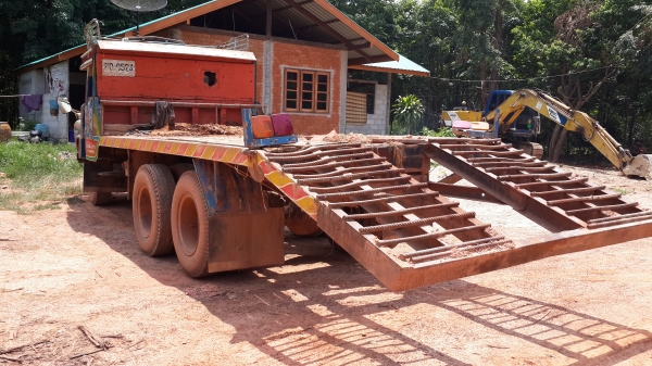 ขายด่วนเทรนเลอร์หางปลาหน้ายาง ISUZUเพลาเดียวหางขึ้น120ทะเบียนพร้อมโทร0843923995