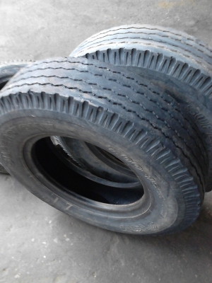 7.00-16 SUPERSTONE SR911 ปียังใหม่ๆ มี 2 เส้น TEL.081-427-3941