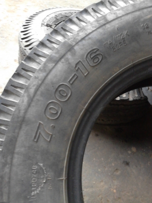 7.00-16 SUPERSTONE SR911 ปียังใหม่ๆ มี 2 เส้น TEL.081-427-3941