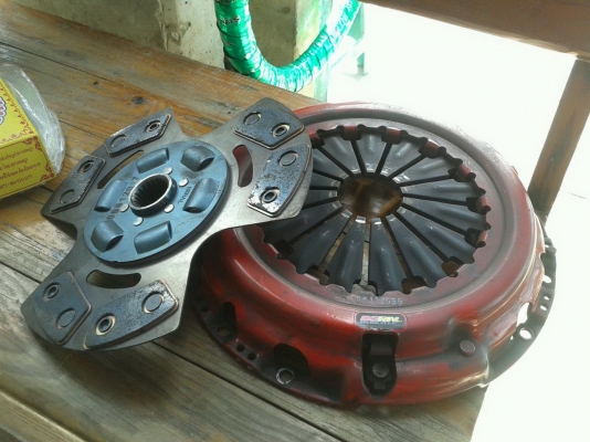 คลัชเบอลั่น ใส่วีโกตัว 3000 มาคับ ขาย5000 ต่อรองได้ 0825425008 ใส่ได้ไม่ถึงอาทิตย์เรยคับ