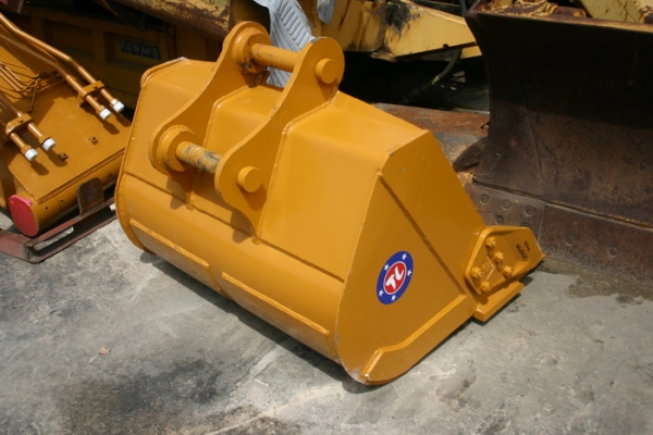 ขาย ชุดบูมยาว CAT 320 v.1/2 B C D ของใหม่ นำเข้า 500,000 TEL : 087-0339334