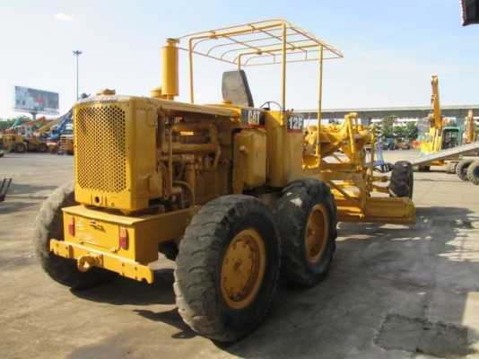 ขายรถเกรด Caterpillar 12F สภาพสวย พร้อมใช้งาน