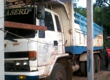 ขาย FVM 175 สองเพลาดั้มพ์ วางเครื่อง 6BG1 ฝาส้ม 185 แรง มีสโลว์  โทร 088-4501277