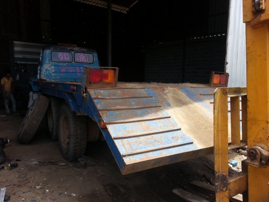 รถสิบล้อหางปลา isuzu เครื่อง EH700 พวงมาลัยเพาเวอร์ ช่วงล่างฟูโซ่ 2 เพลา รถสิบล้อหางปลา isuzu เครื่อง EH700 พวงมาลัยเพาเวอร์ ช่วงล่างฟูโซ่ 2 เพลา