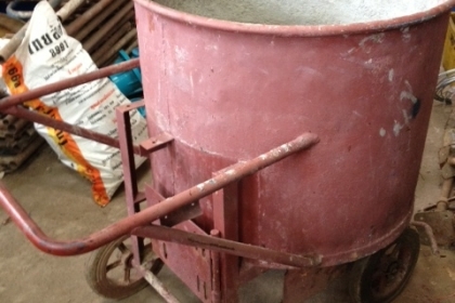 ถังผสมปูนสภาพดีครับมี 2 ถังครับสนใจโทรสอบถามได้ครับถังผสมปูน สภาพดีครับมี  2  ถังครับสนใจโทรสอบถามได้ครับ
