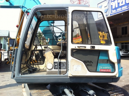 รถขุด Kobelco รุ่น SK60 Mark 3 จากญี่ปุ่น มีใบมีดครับ