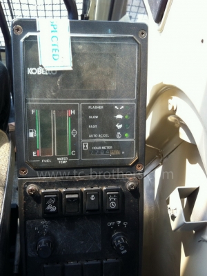 รถขุด Kobelco รุ่น SK60 Mark 3 จากญี่ปุ่น มีใบมีดครับ