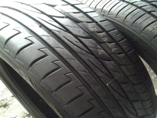 ขายยาง Nitto 215/50/17  ปี12 สนใจ 094-2539514