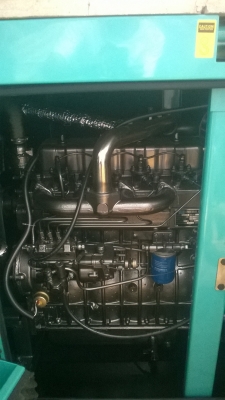 ขายเครื่องปั่นไฟ50 kvaพร้อมตู้เก็บเสียงประกอบนอก(080-1153032)