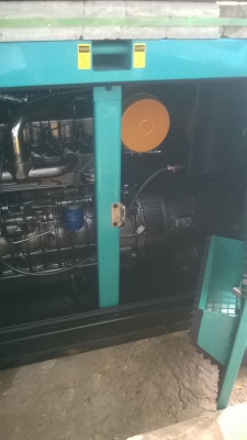 ขายเครื่องปั่นไฟ50 kvaพร้อมตู้เก็บเสียงประกอบนอก(080-1153032)