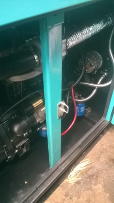 ขายเครื่องปั่นไฟ50 kvaพร้อมตู้เก็บเสียงประกอบนอก(080-1153032)