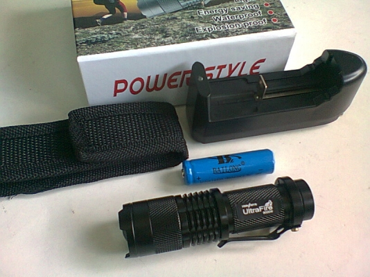 ไฟฉายแรงสูงสว่างมากพุ่งไกล