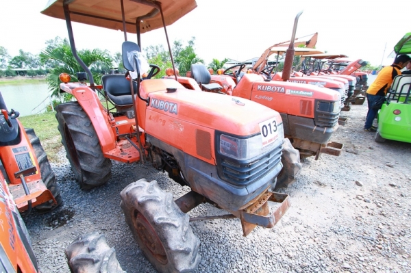 AUC Code 013 แทรกเตอร์ KUBOTA L2808 ราคา เริ่มต้นการประมูล 90,000 บาท