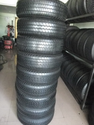 ยาง  Dunlop 185/60/15 ปี 09