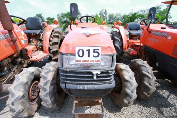 AUC Code 015 แทรกเตอร์ KUBOTA L3408 ราคา เริ่มต้นการประมูล100,000 บาท