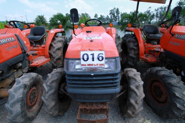AUC Code 016 แทรกเตอร์ KUBOTA L3408 ราคา เริ่มต้นการประมูล100,000 บาท