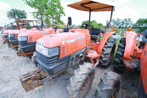 AUC Code 017 แทรกเตอร์ KUBOTA L3408 ราคา เริ่มต้นการประมูล110,000 บาท