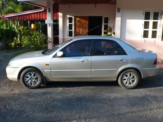 ขายรถเก๋ง Ford Laser  GLXi 2001