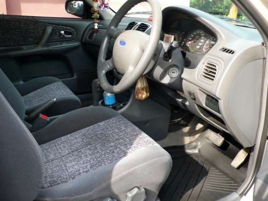 ขายรถเก๋ง Ford Laser  GLXi 2001