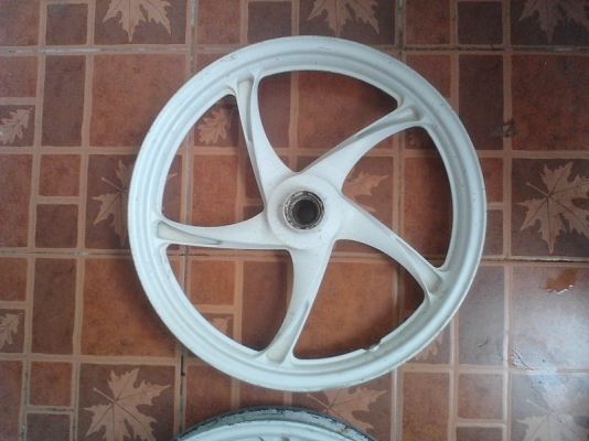 ล้อแม็ค LS 125 ห้าก้านบิด ล้อแม็ค LS 125 ห้าก้านบิด