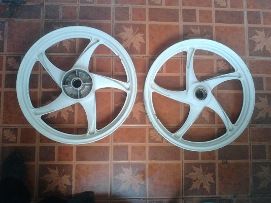 ล้อแม็ค LS 125 ห้าก้านบิด ล้อแม็ค LS 125 ห้าก้านบิด