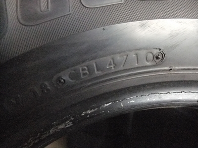 ยาง bridgestone 215/70/15 ปี10 สภาพสวยๆ ดอกหนาๆ