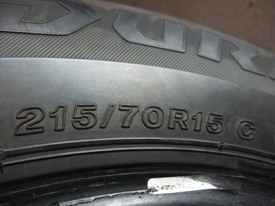 ยาง bridgestone 215/70/15 ปี10 สภาพสวยๆ ดอกหนาๆ