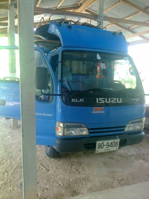 รถ6ล้อกลางอีซุซุNKR-130แรงปี48